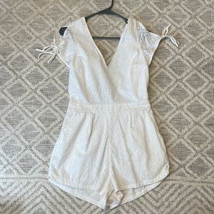 EXPRESS white romper (worn ONCE)